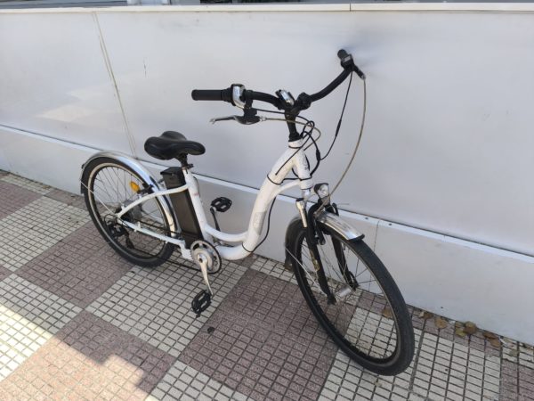 White Ebike Ebike Size S/M - Image 3